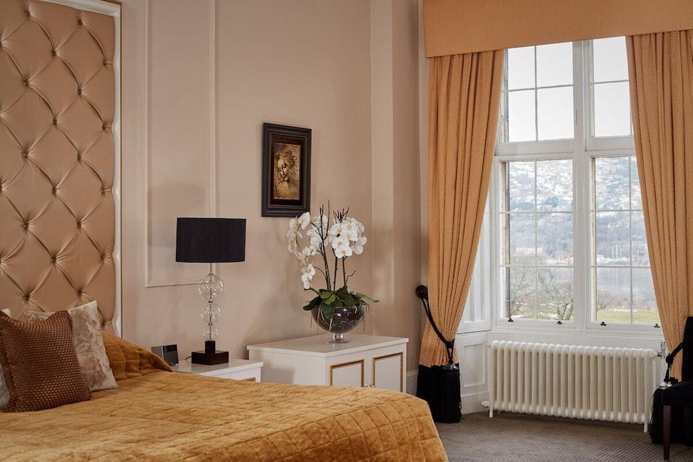 Mar Hall Golf & Spa Resort บิช็อปตัน ภายนอก รูปภาพ A bedroom at the hotel