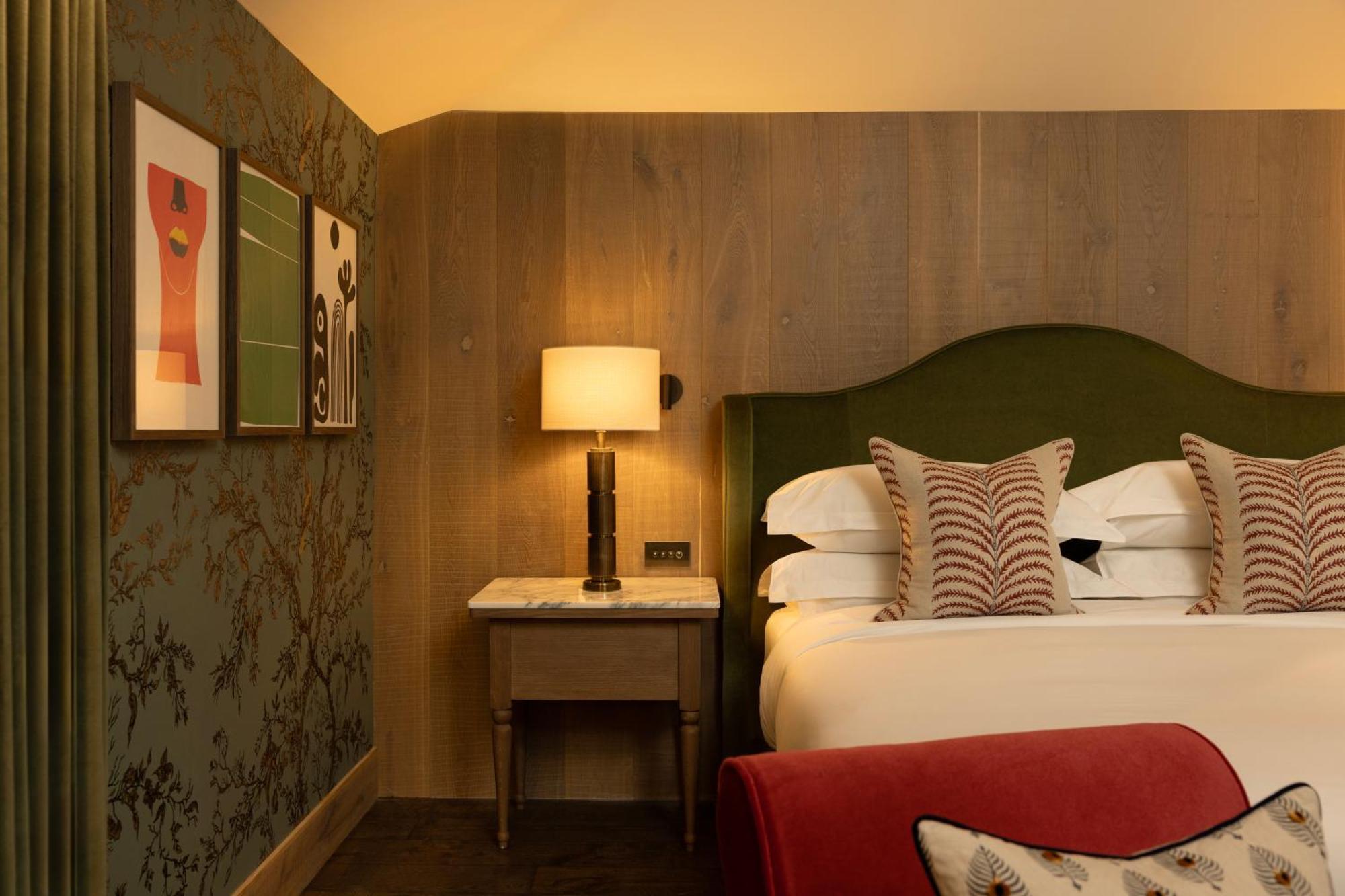 Mar Hall Golf & Spa Resort บิช็อปตัน ภายนอก รูปภาพ A bedroom at The Ivy Hotel
