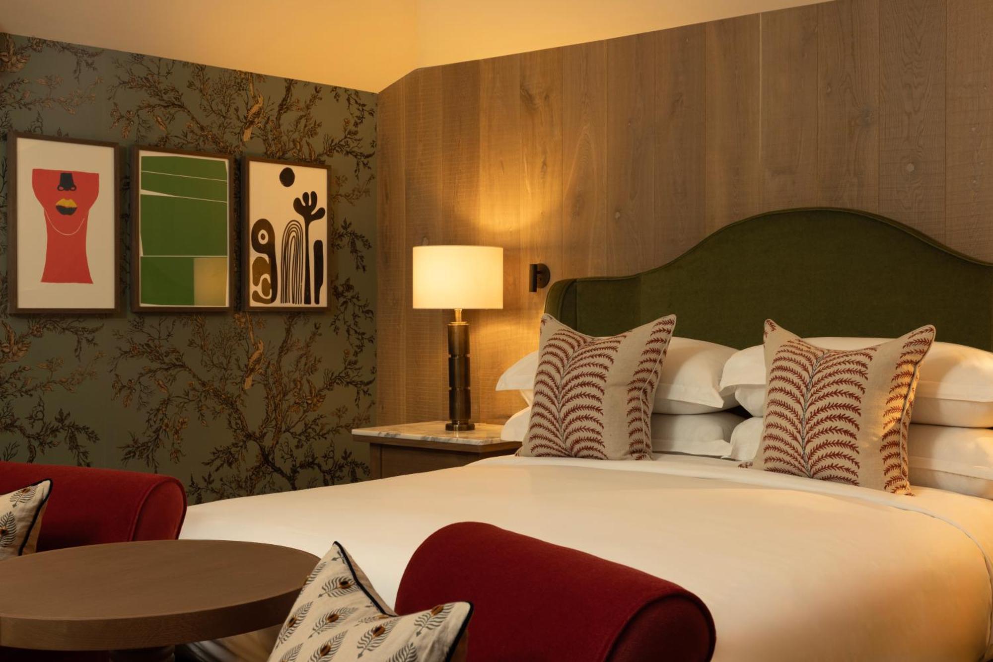 Mar Hall Golf & Spa Resort บิช็อปตัน ภายนอก รูปภาพ A bedroom at The Standard London